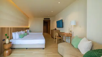 LONG BEACH GARDEN HOTEL & SPA