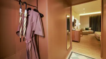 LONG BEACH GARDEN HOTEL & SPA
