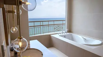 LONG BEACH GARDEN HOTEL & SPA