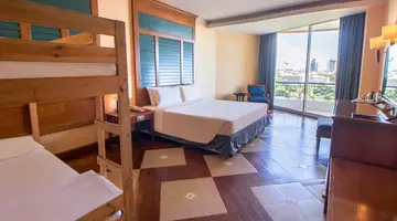 LONG BEACH GARDEN HOTEL & SPA