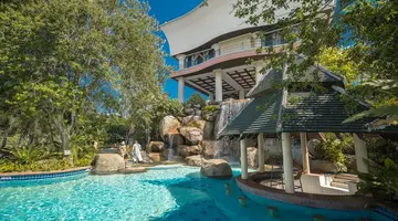 LONG BEACH GARDEN HOTEL & SPA