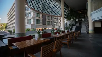 Long Beach Garden Hotel