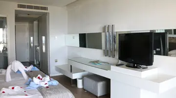 LONICERA WEST HOTEL