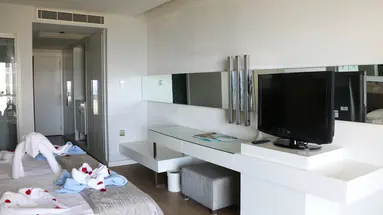 LONICERA WEST HOTEL