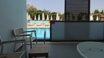 LONICERA WEST HOTEL