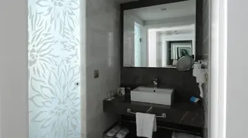 LONICERA WEST HOTEL