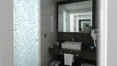 LONICERA WEST HOTEL