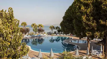 Lonicera World Hotel