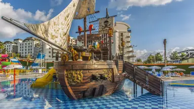 Lonicera World Hotel