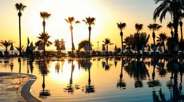 LONICERA WORLD HOTEL