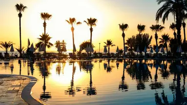 LONICERA WORLD HOTEL