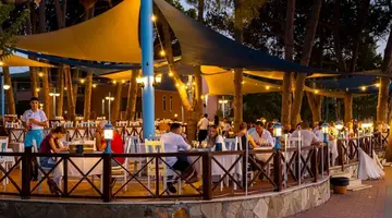 LONICERA WORLD HOTEL