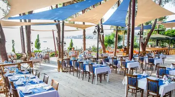 LONICERA WORLD HOTEL