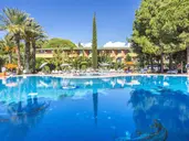 Lonicera World Hotel