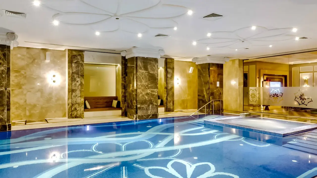 Lord’s Palace Hotel & Spa