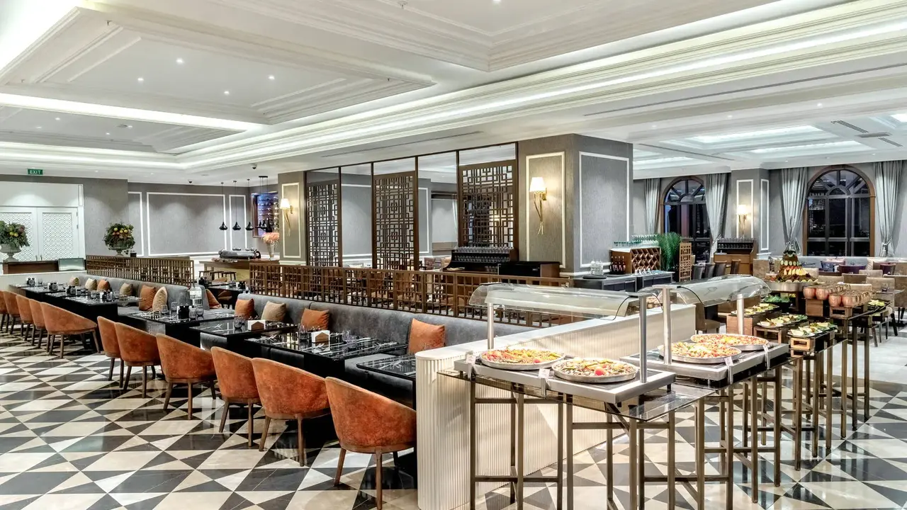 Lord’s Palace Hotel & Spa