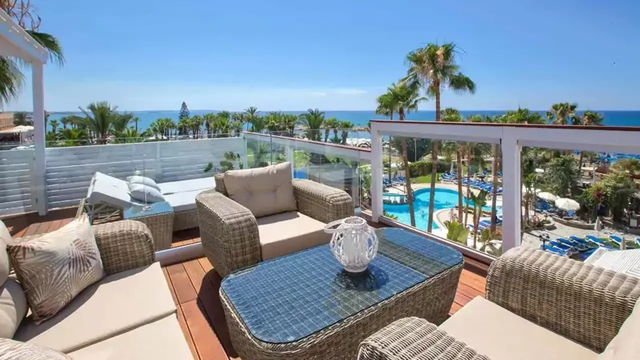 Lordos Beach Hotel & Spa