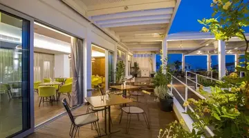 Lordos Beach Hotel & Spa