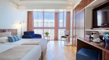 Lordos Beach Hotel & Spa