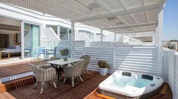 Lordos Beach Hotel & Spa