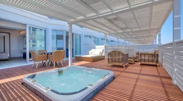 Lordos Beach Hotel & Spa