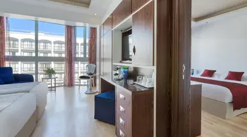 Lordos Beach Hotel & Spa