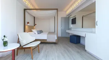 Lordos Beach Hotel & Spa