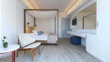Lordos Beach Hotel & Spa