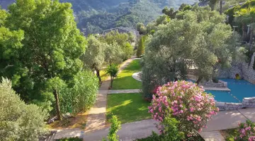 LORYMA RESORT