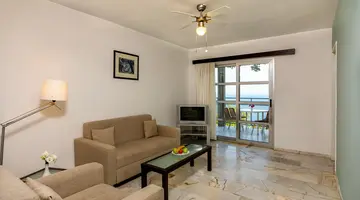 LORYMA RESORT