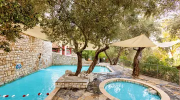 LORYMA RESORT
