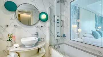Louis Ivi Mare Hotel