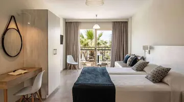 Louis Paphos Breeze Hotel