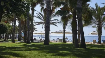 Louis Phaethon Beach