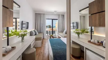 Louis Phaethon Hotel