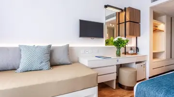 Louis Phaethon Hotel
