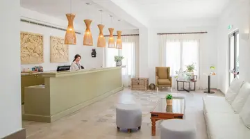 Louis St. Elias Resort