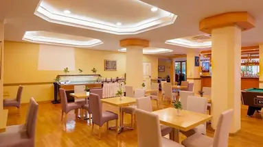 Louvre Hotel