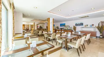 Lowe Hotel