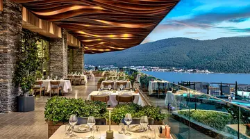 Lujo Hotel