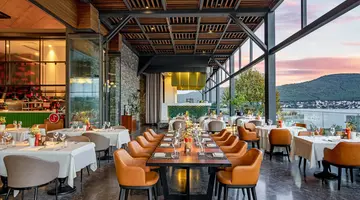 Lujo Hotel