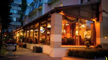 Luna Hotel