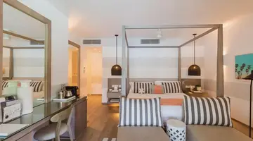 LUX Grand Gaube