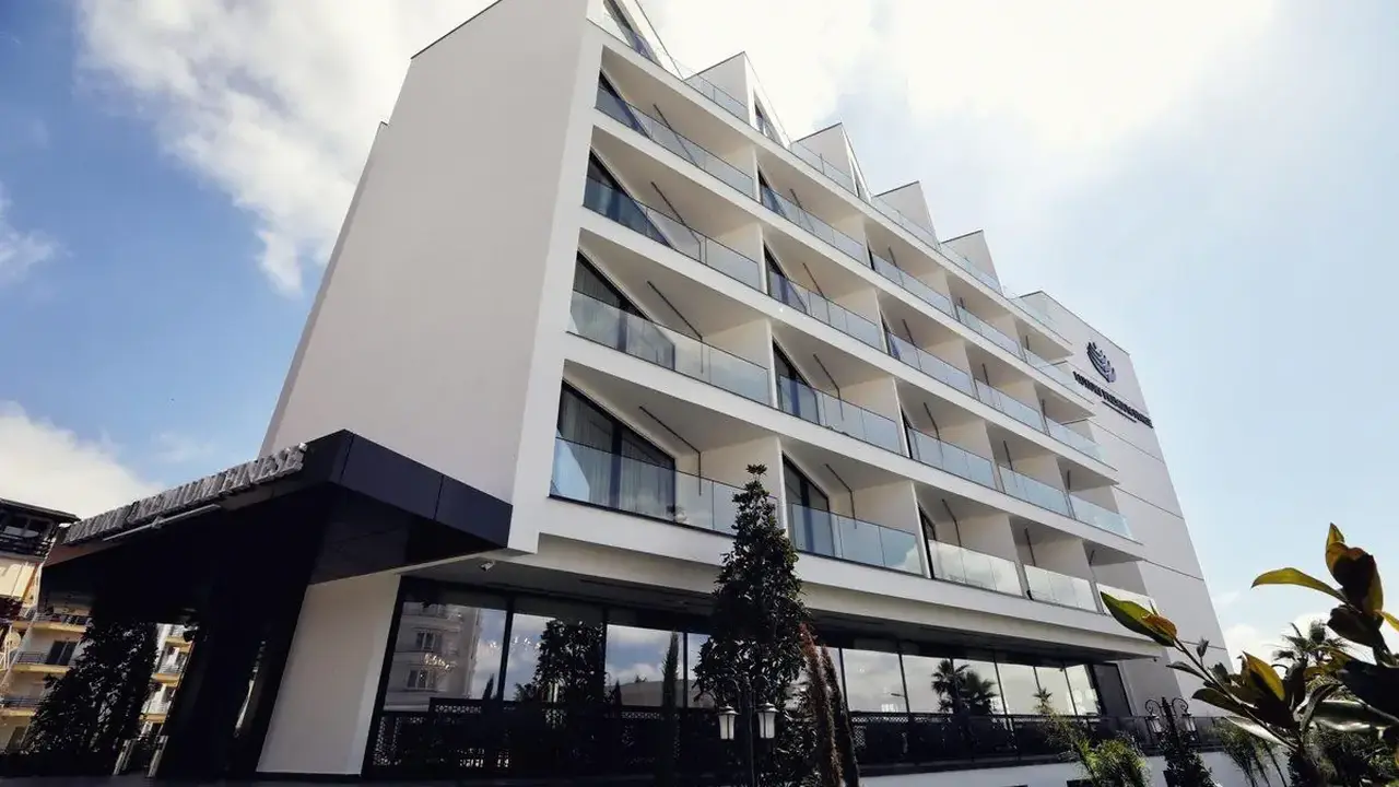 Luxury Premium Finese