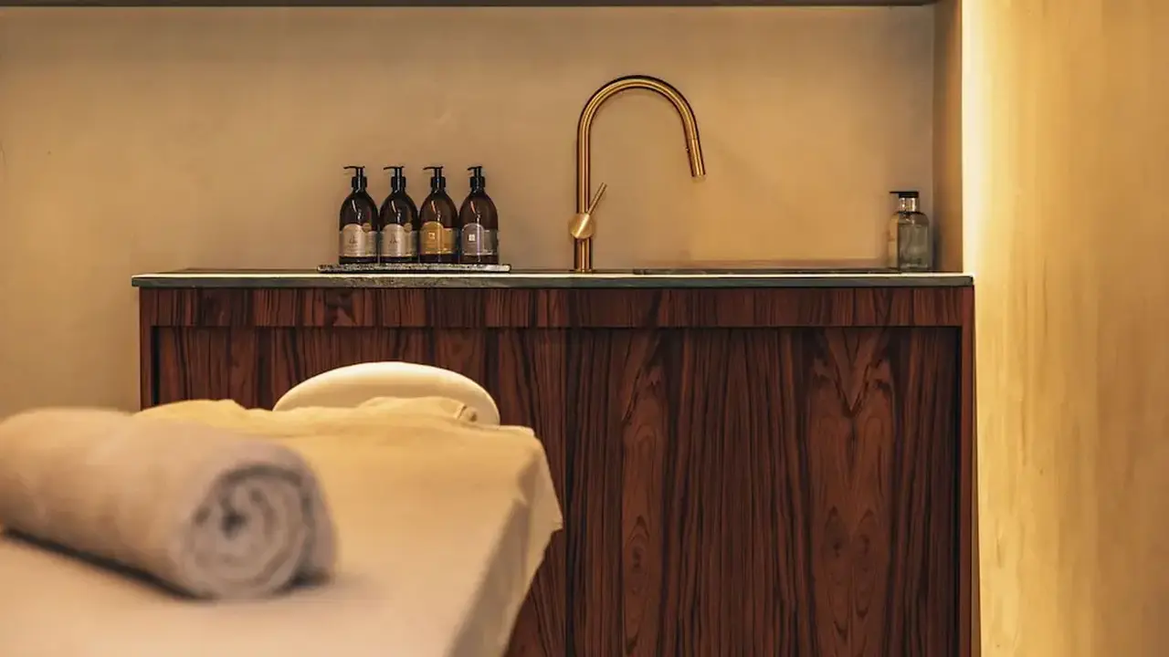 M Boutique Hotel - Designed for Adults