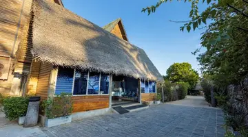Maalu Maalu Resort & Spa Pasikuda