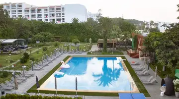 Mabrouk Hotel & Suites (Adult Only)