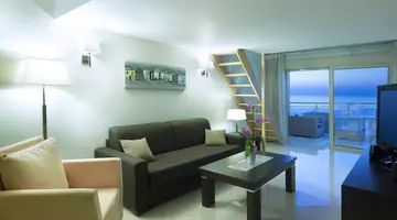 Macaris Suites and Spa