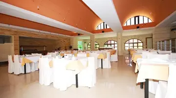 Macaris Suites and Spa