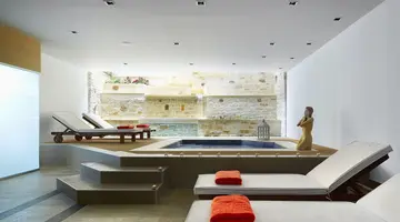 Macaris Suites and Spa